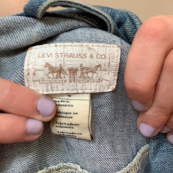 Levi’s red tag jean jacket women’s size M! - Picture 3 of 5
